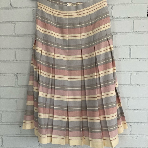 *SOLD* Vintage 1970’s Pastel Pleated Wool Skirt - Picture 6 of 6